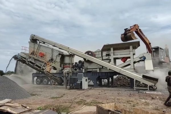 tire-type mobile stone crushers